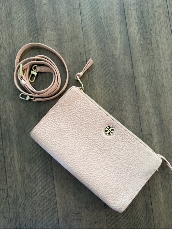 Tory Burch Handbags - Tory Burch 'Robinson' Pebbled
Leather Crossbody Wallet